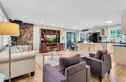 Tahoe Paradise House | A great 2 bedrooms/2 baths house away from the crowd but yet perfect location