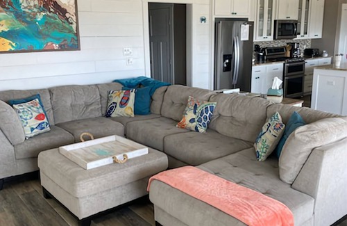 Port Bolivar House | A Great Getaway, 5⭐️, 2nd Row Home w/Great Views & Many Amenities."