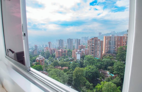 El Tesoro Apartment | A great luxury apartment in El Poblado-excellent views of the city