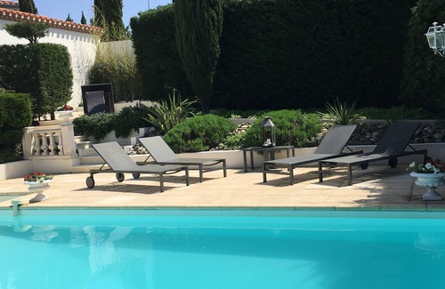 Carcassonne House | A green and refined setting for a mythical swimming pool in Carcassonne
