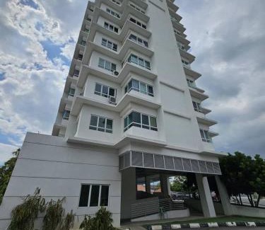 Central Seberang Perai Apartment | A&H Homestay Seberang Jaya with Swimming Pool