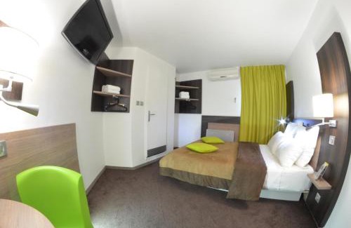 Porte Des Alpes - Mi Plaine - Manissieux Hotel | A&H PRIVILÈGE Lyon Est - Saint Priest Eurexpo