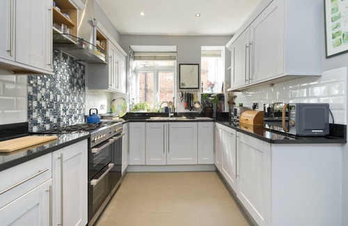 Hampstead Apartment | A Hampstead Retreat - Two Bedroom Apartment, Sleeps 4