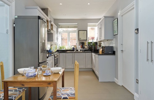 Hampstead Apartment | A Hampstead Retreat - Two Bedroom Apartment, Sleeps 4
