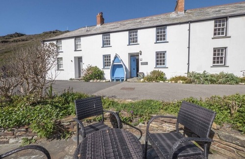 Boscastle Cottage | A harbourside four bedroom cottage with breathtaking views