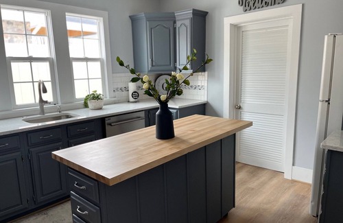 Boyne City House | A haven of comfort and style!