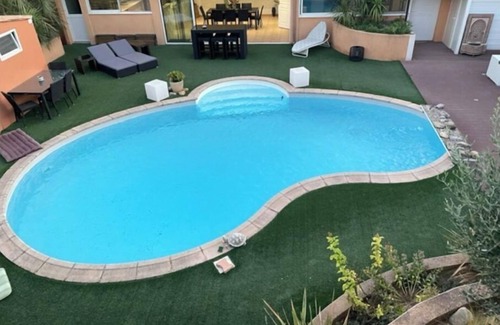Clermont-l'Herault Apartment | A haven of peace between land and sea