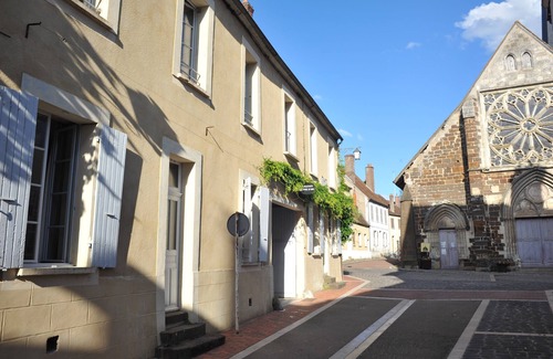 Saint-Fargeau House | A haven of peace and charm in Saint-Fargeau, Yonne in Burgundy.