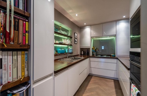 Askew House | A hidden Mews - Two Bedroom House, Sleeps 4