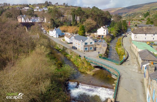 Laxey Cottage | A holiday cottage that sleeps 6 guests in 3 bedrooms