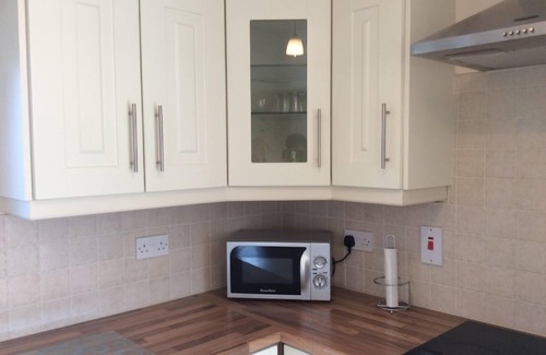 Kilmore Cottage | A holiday home that sleeps 8 guests in 4 bedrooms