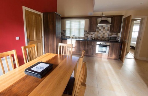 Dungarvan House | A holiday home that sleeps 6 guests in 3 bedrooms