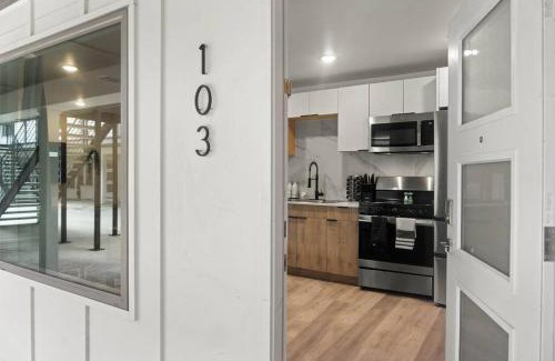 Peak's Suburban Addition Apartment | "A Home 4 All" X Lots of Goodies X Free Parking
