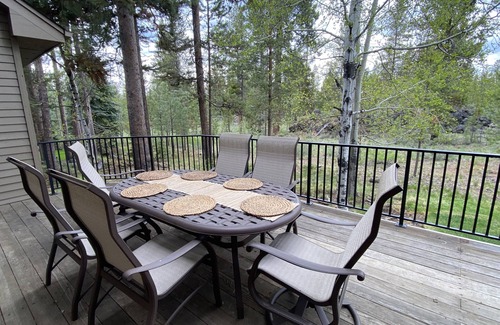 Deer Park House | A Home Away From Home! All the feel and warmth of home for family and friends.