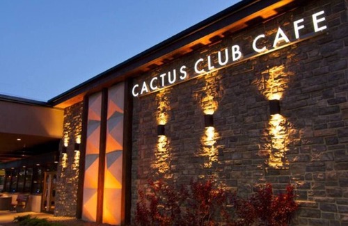 Southwest Calgary House | A@Home Entire House By Chinook Mall/LRT/DT/Heritage park/Glenmore Reservoir