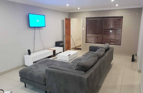 Greater Johannesburg Metropolitan Area Apartment | A Home of Luxury, Peace and Comfort