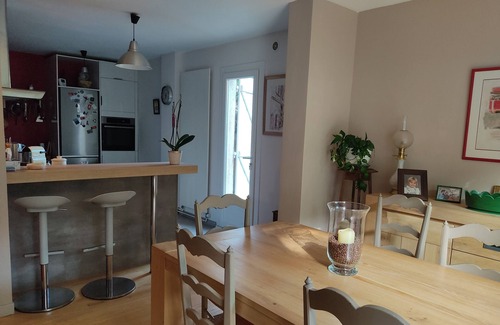 Est House | a house, a garden, a swimming pool, calm: guaranteed rest