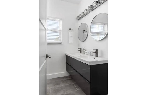 Hope Gardens House | A House Named Blue-4 beds 3 baths
