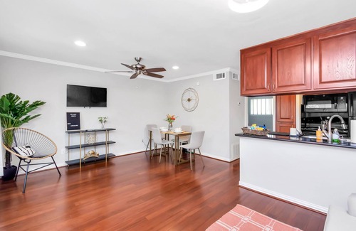 Neartown Apartment | A JassyStay/Med-Center/Spacious 1bd/FREE Parking