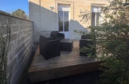 Saint-Medard-en-Jalles House | A.Karibu gîte near town center, 25min from Bordeaux and 45 from the ocean