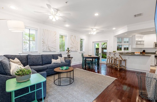 Old Town House | A KEY ESCAPE ~ 3 Bedroom, 2.5 Bathroom Home in Old Town/Private Heated Pool!