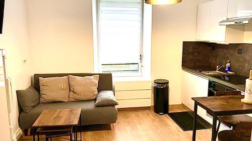 Frouard Apartment | A la fabrik
