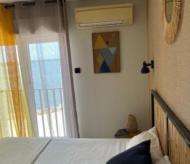 Bouzigues Hotel | A La Voile Blanche