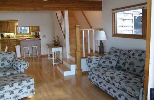 Traverse City Cottage | A Lakeside Delight w/PRIVATE Beach & Dogs Welcome