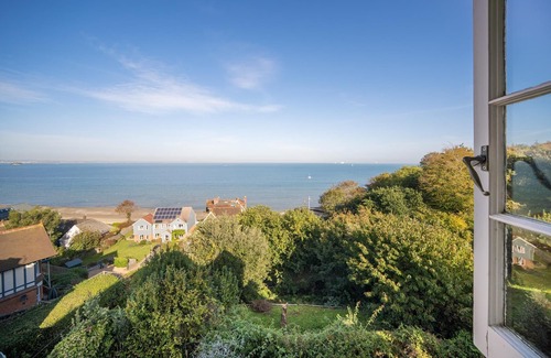 Seaview House | A large detached house with sea view that sleeps 12 guests in 6 bedrooms