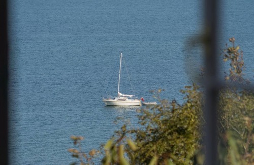 Seaview House | A large detached house with sea view that sleeps 12 guests in 6 bedrooms