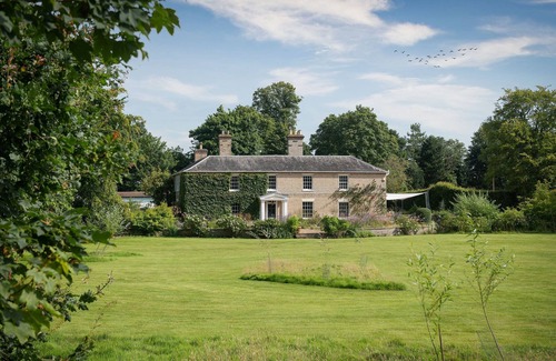 Great Hockham Cottage | A large group retreat that sleeps 15 guests in 8 bedrooms