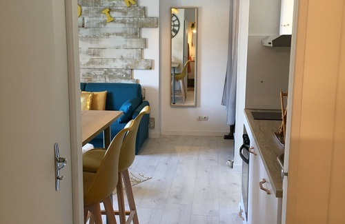 Sainte-Therese-Demi-Lune House | A little corner of paradise in downtown Caen