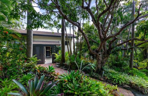 Noosa Heads Apartment | A Little Cove treasure, Noosa Heads