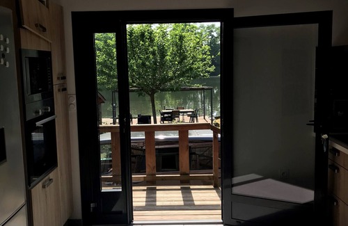 Sainte-Livrade-sur-Lot Ski Chalet | A little corner of paradise on the water's edge