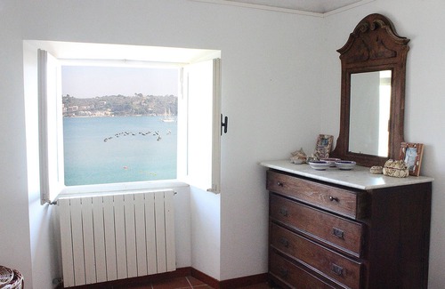 Portovenere Apartment | A little gem! Flat situated on the beach, sea view, garden, wifi, pets welcome