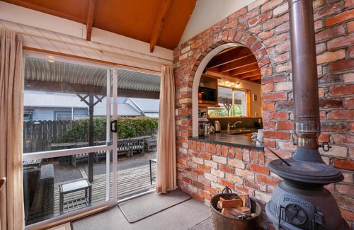 Turangi House | A Little Moore of Tongariro - Turangi Holiday home
