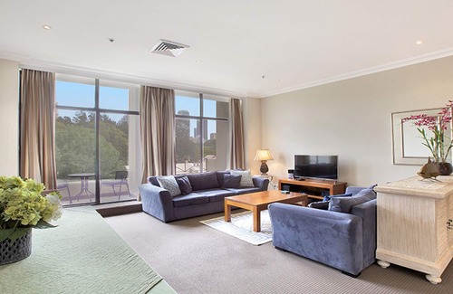 Woolloomooloo Apartment | A lively apartment in the Harbor Fringe Hotel