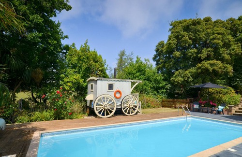 Whippingham Cottage | A lodge that sleeps 2 guests in 1 bedroom