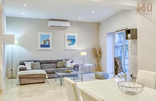Tower Road Apartment | A lovely 3BR home just off the promenade w/balcony by 360 Estates