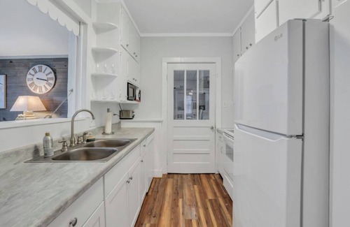 Darien Cottage | A Lovely Coastal Cottage in the seaside town of Darien Georgia n