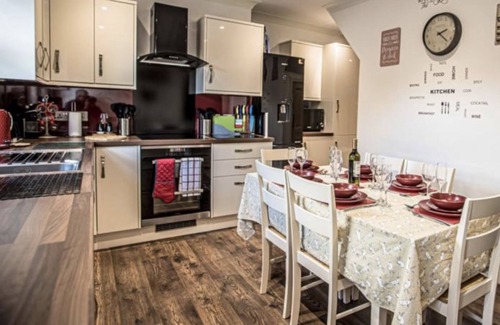 Bont Newydd House | A lovely family holiday let, 15 minutes from the heart of Snowdonia and Anglesey