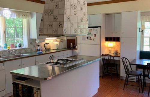 Truro House | A Lovely Home and Spacious Property On Meadow's Edge