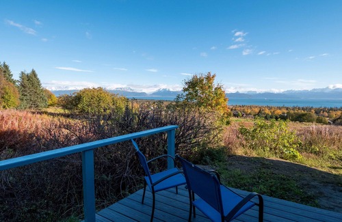 Homer Cottage | A lovely little cottage featuring amazing views of Kachemak Bay.