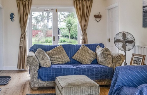 Grimsby Cottage | A lovely location for a family holiday close to the beach and the seaside attraction at Cleethorpes.