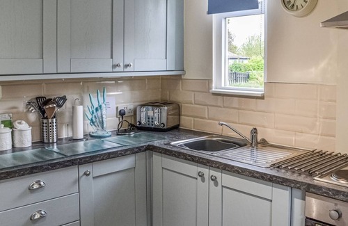 Grimsby Cottage | A lovely location for a family holiday close to the beach and the seaside attraction at Cleethorpes.