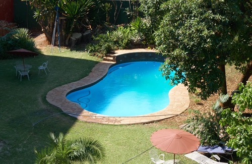Harare Apartment | A Lovely Serviced Avenues Apartment. Safe, Quiet and Conveniently Located.