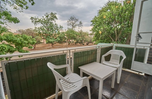 Harare Apartment | A Lovely Serviced Avenues Apartment. Safe, Quiet and Conveniently Located.