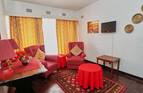 Harare Apartment | A Lovely Serviced Avenues Apartment. Safe, Quiet and Conveniently Located.