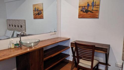 Upanga East Apartment | A lovely studio apartment with gym and pool access