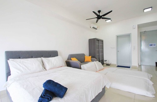 Shah Alam Apartment | A Lovely, Utropolis Studio Near KDU, FREE Parking